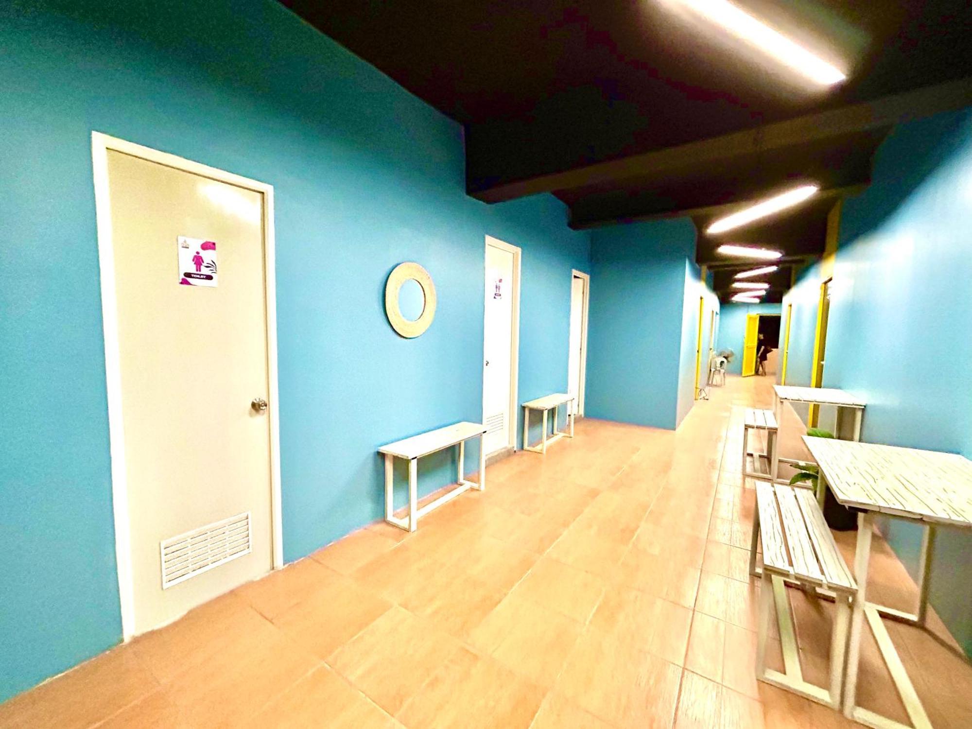 Cheese Hostel Manila Makati City Екстериор снимка