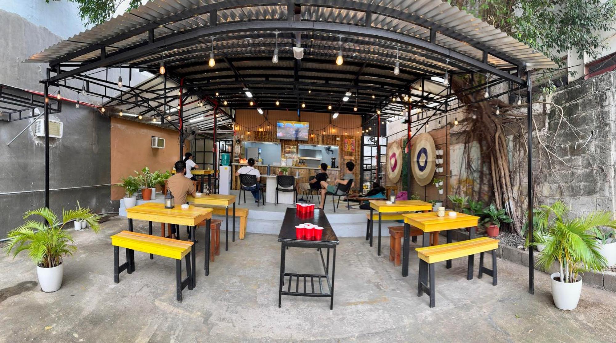 Cheese Hostel Manila Makati City Екстериор снимка