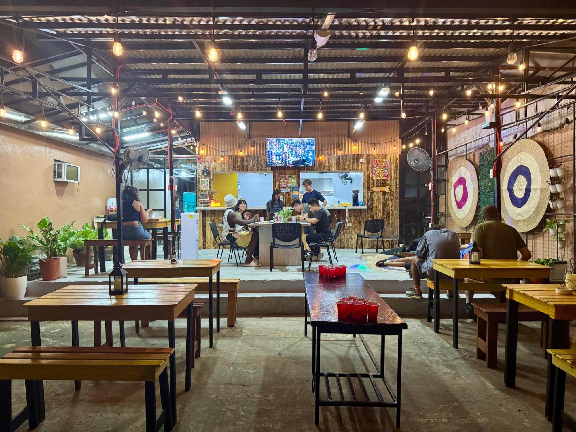 Cheese Hostel Manila Makati City Екстериор снимка