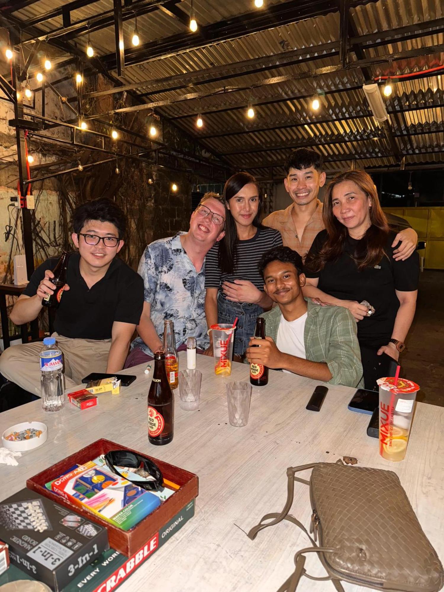 Cheese Hostel Manila Makati City Екстериор снимка